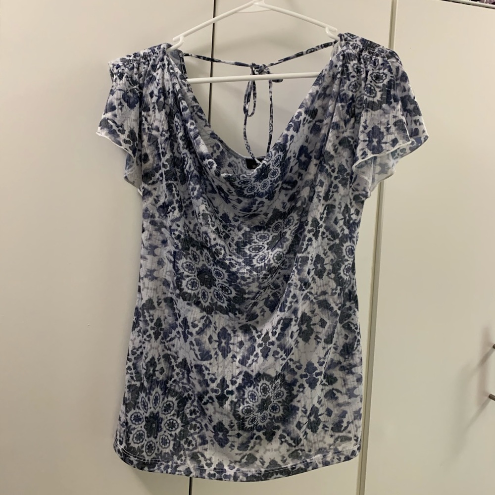 Flutter sleeve top